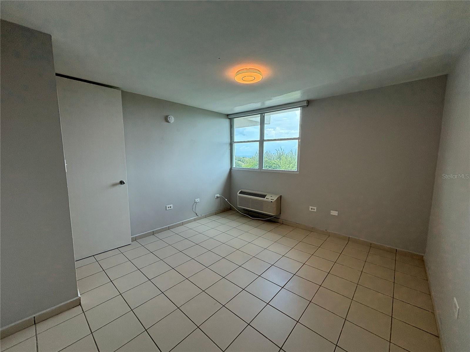 PUERTA DE TIERRA - Residential