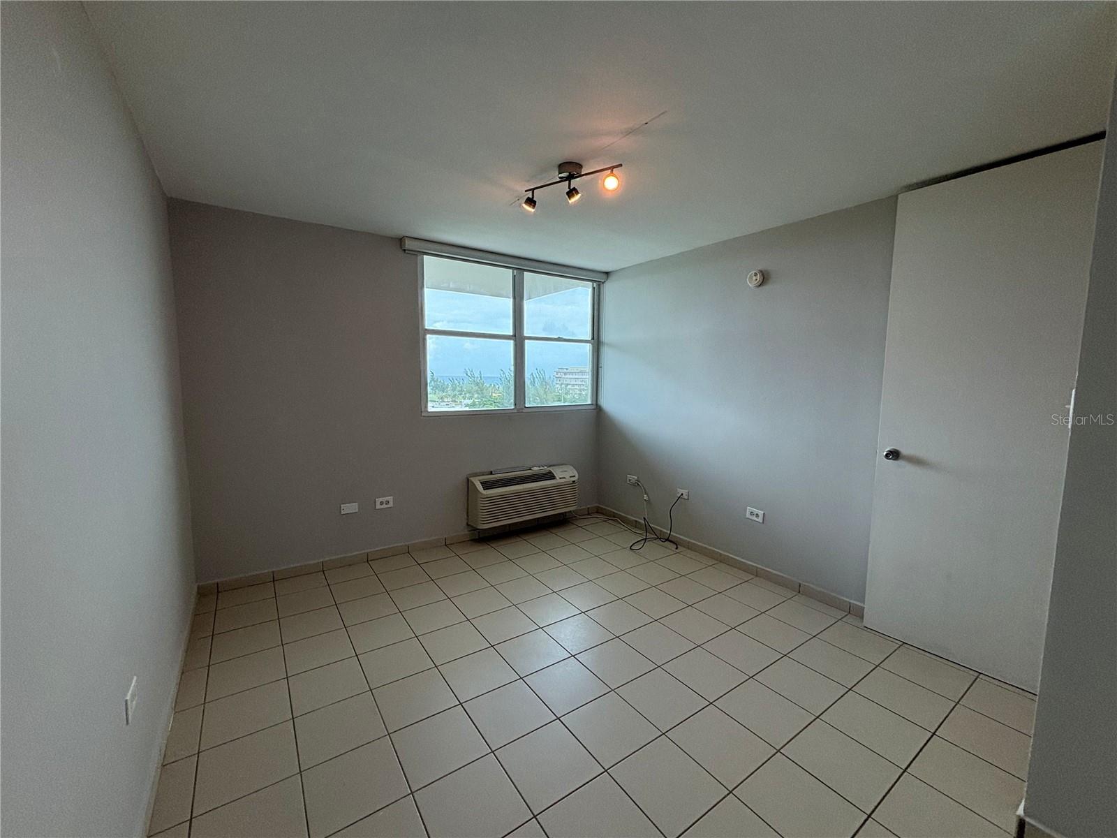 PUERTA DE TIERRA - Residential