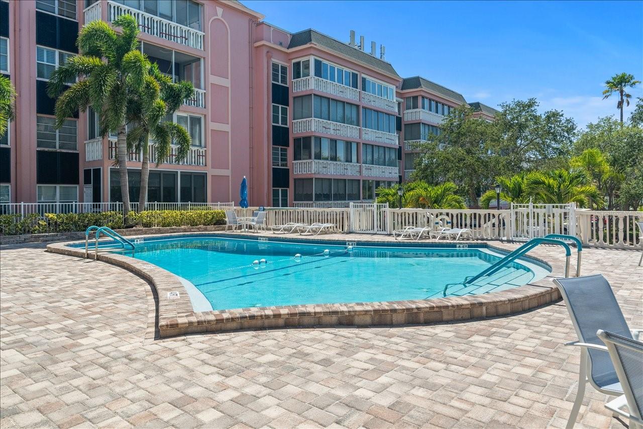 131 BLUFF VIEW DRIVE 409