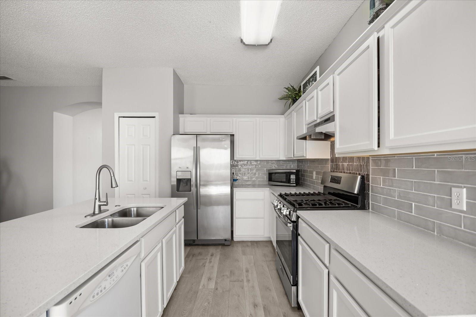 FAIRWAYS LAKE ESTATES - Residential