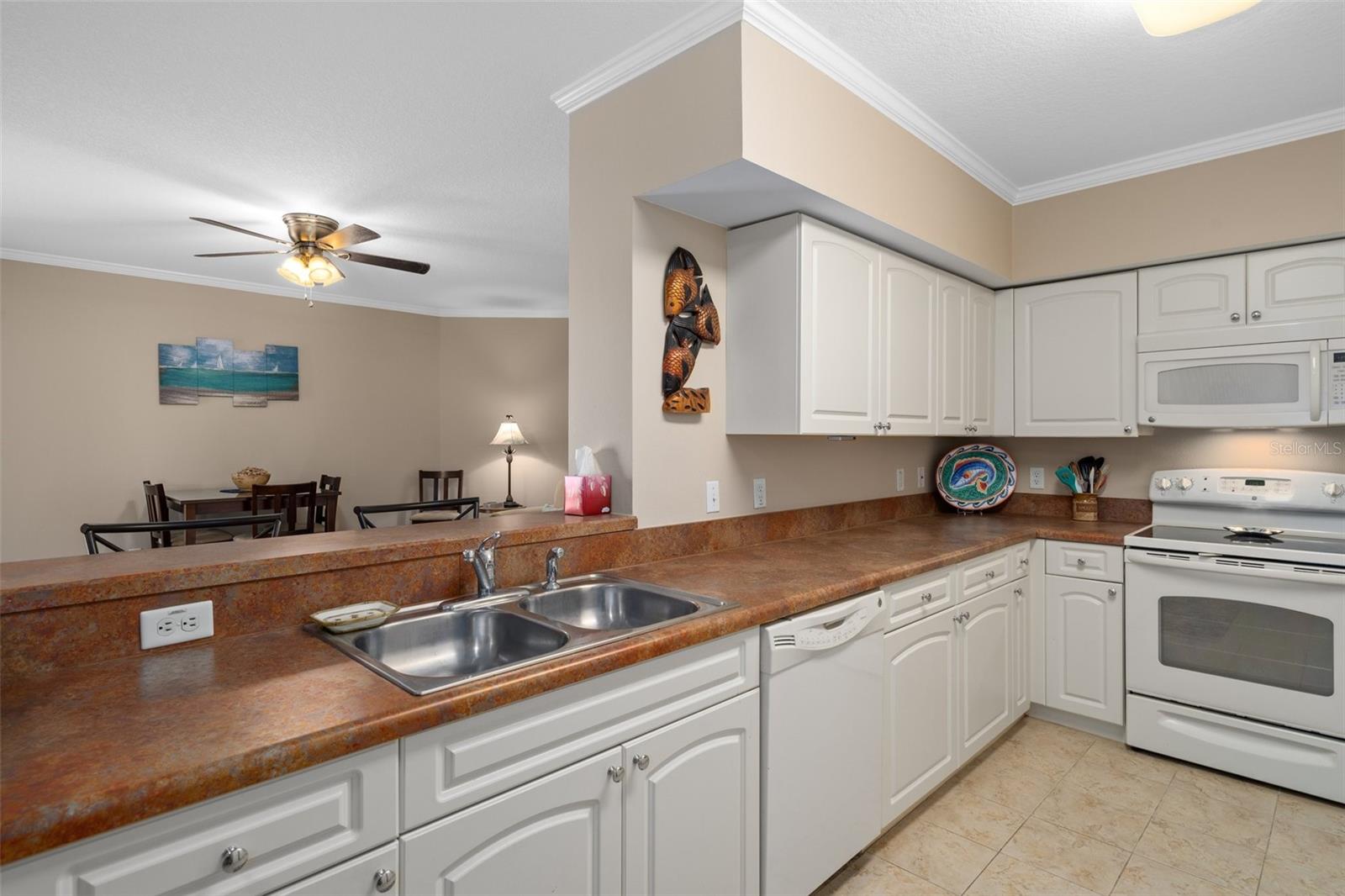 SEAVIEW PLACE/GULF LNDGS - Residential Lease