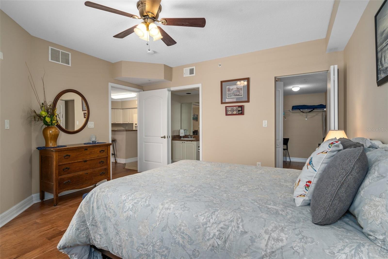 SEAVIEW PLACE/GULF LNDGS - Residential Lease