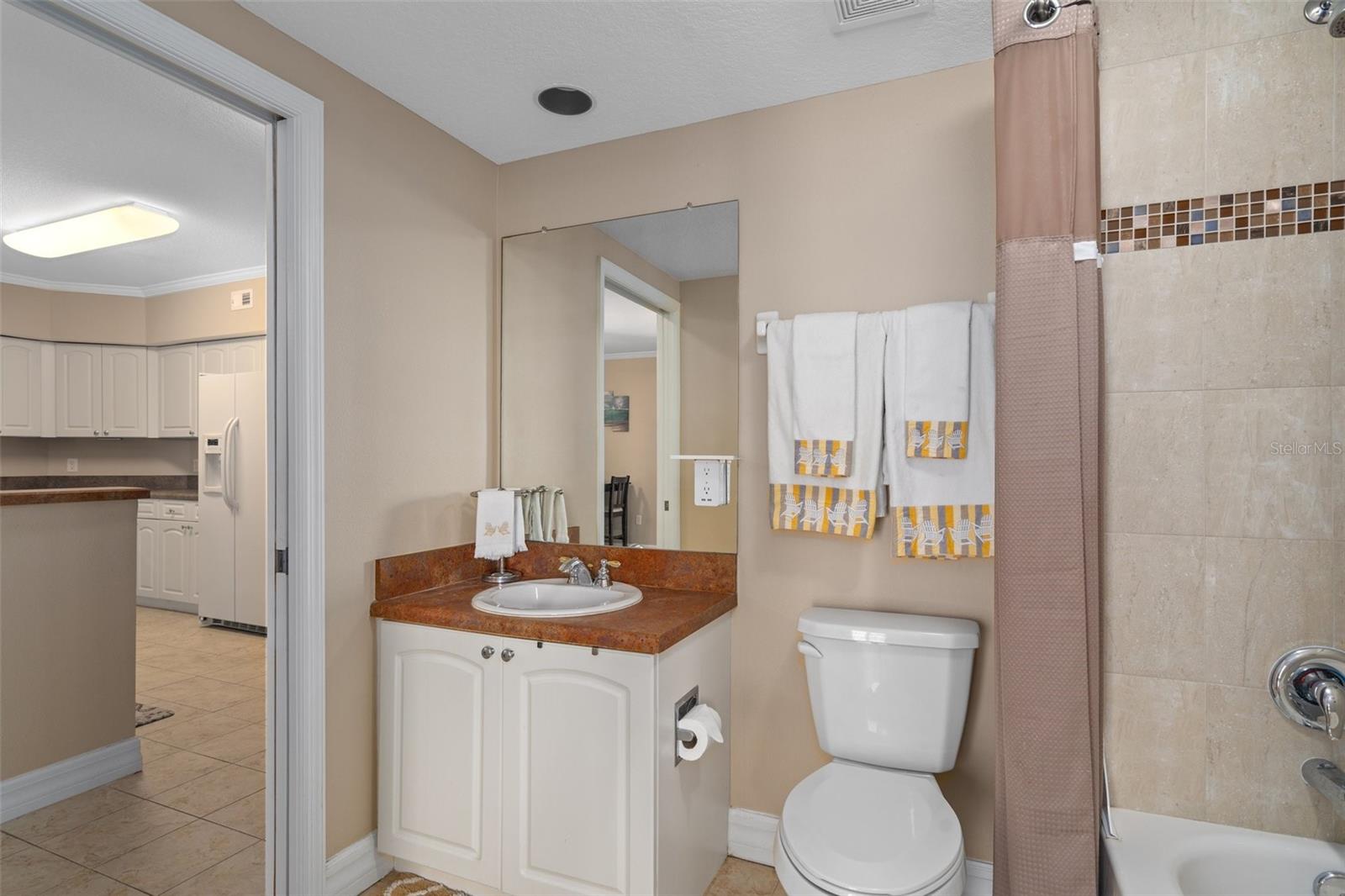 SEAVIEW PLACE/GULF LNDGS - Residential Lease