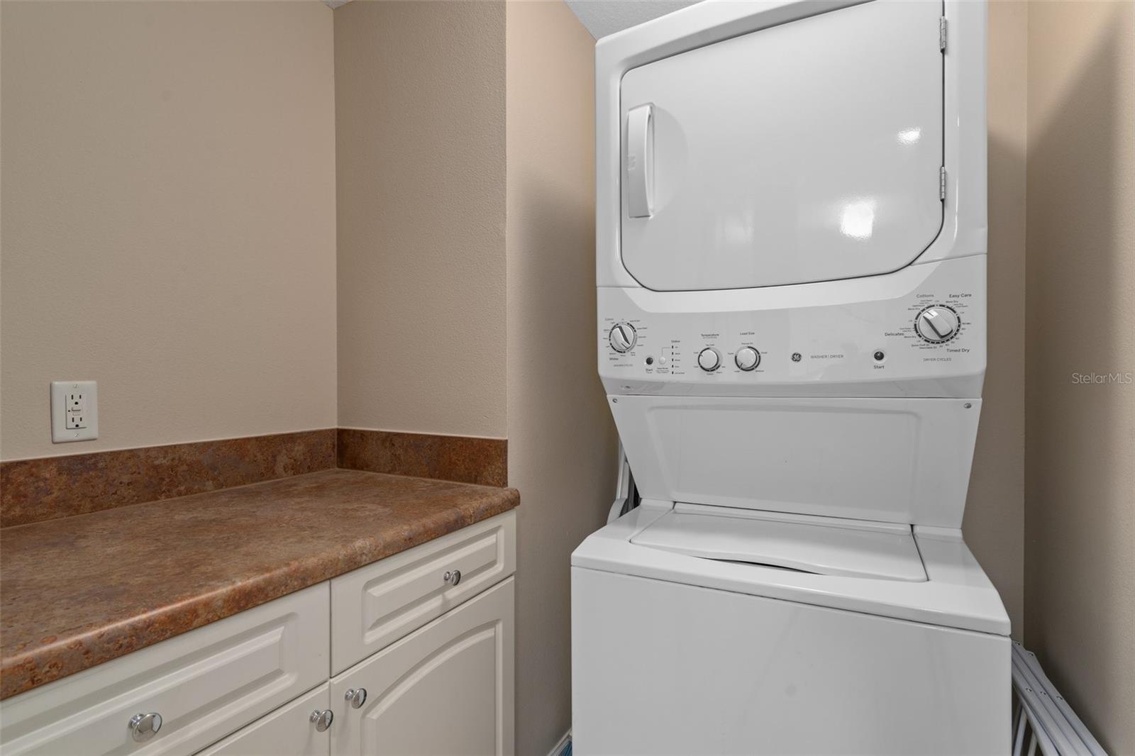 SEAVIEW PLACE/GULF LNDGS - Residential Lease