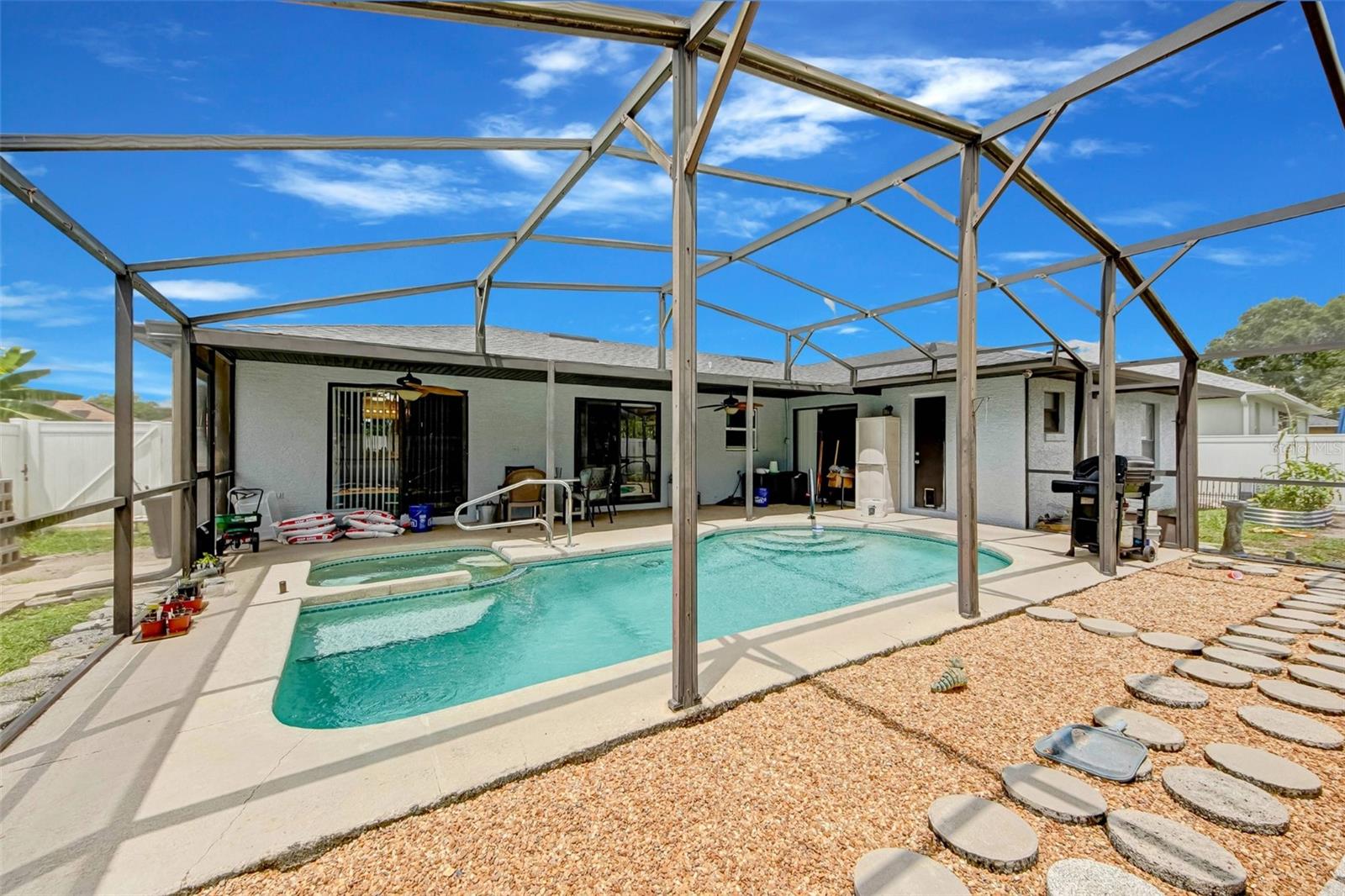 618 PARAKEET COURT