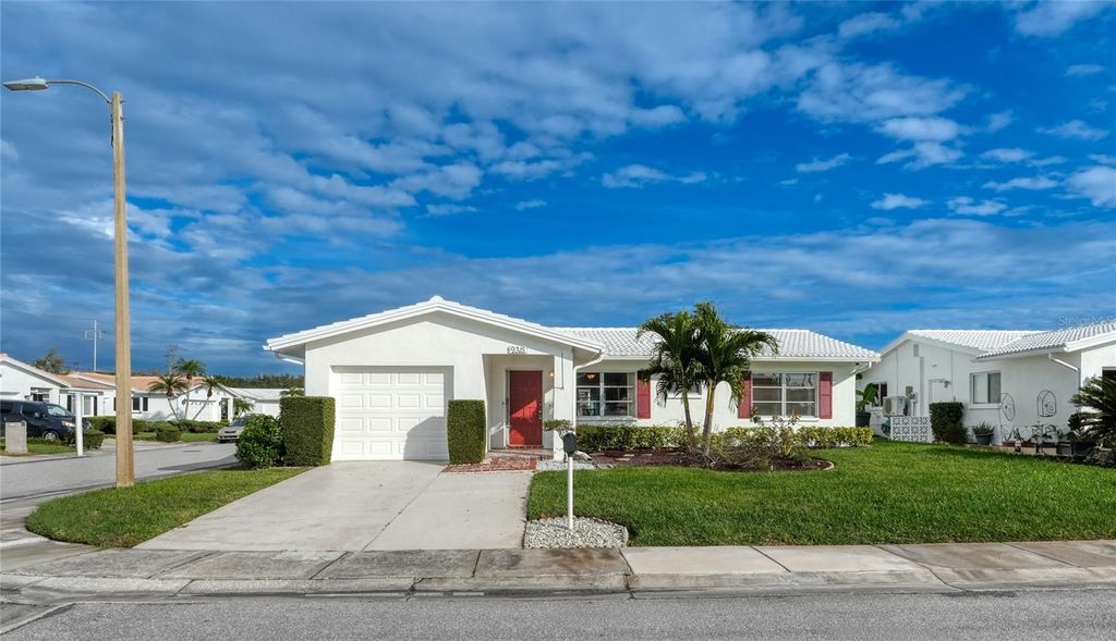 Photo of 9315 42nd Way N #5, Pinellas Park, FL 33782 (MLS # N6141831)