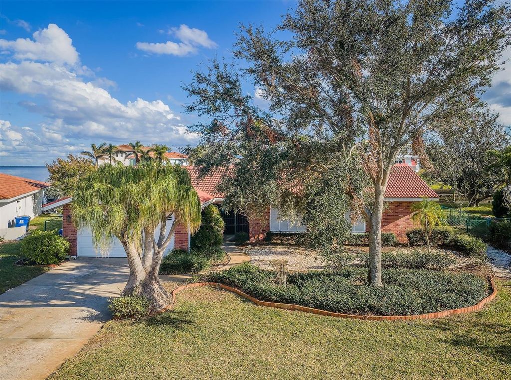 Photo of 2084 Iowa Avenue NE, St Petersburg, FL 33703 (MLS # TB8331304)