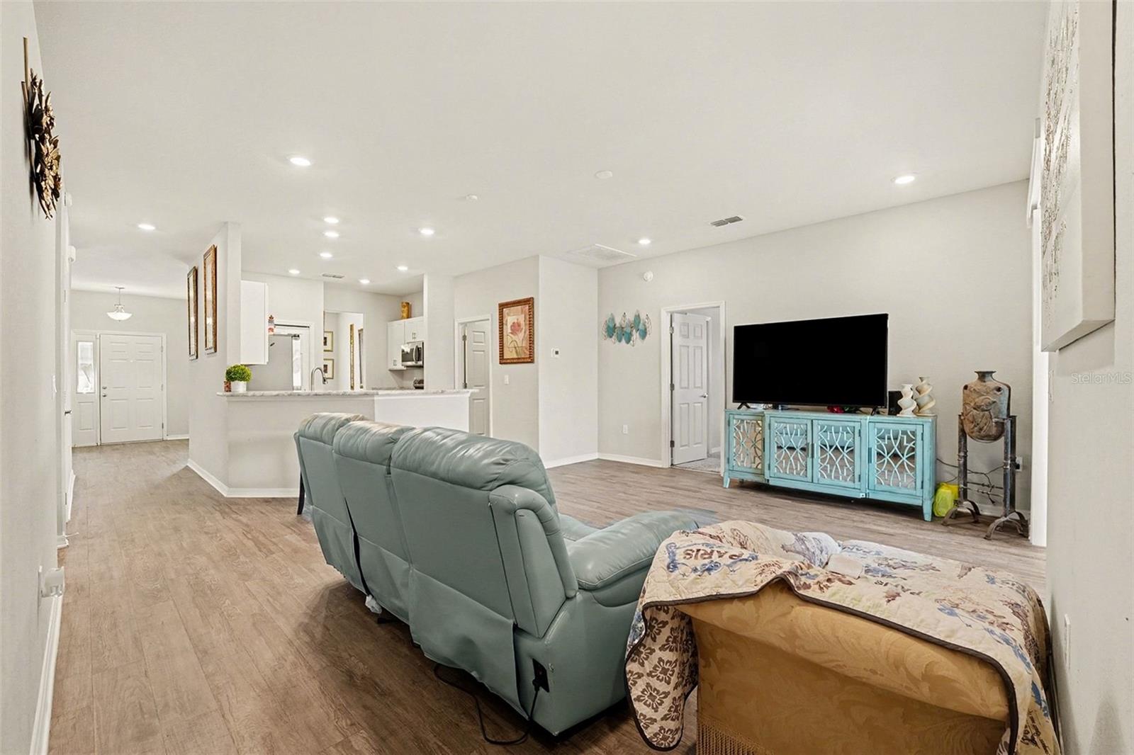 LANDINGS/EAGLE LAKE - Residential