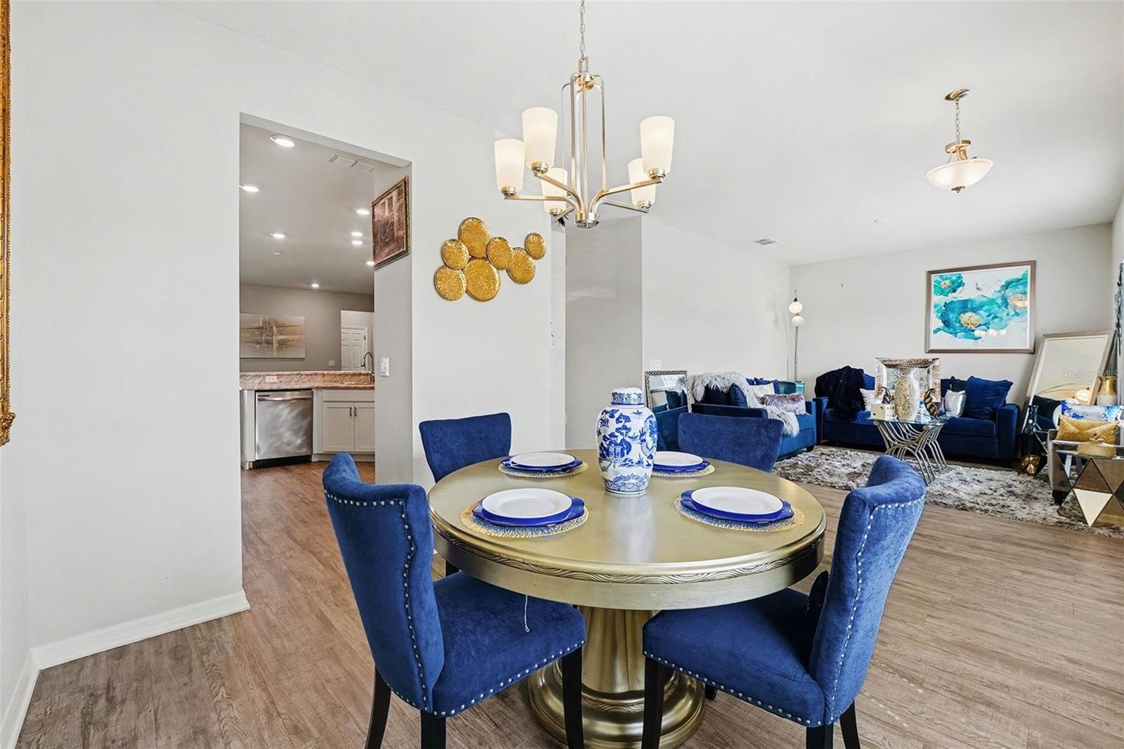 LANDINGS/EAGLE LAKE - Residential