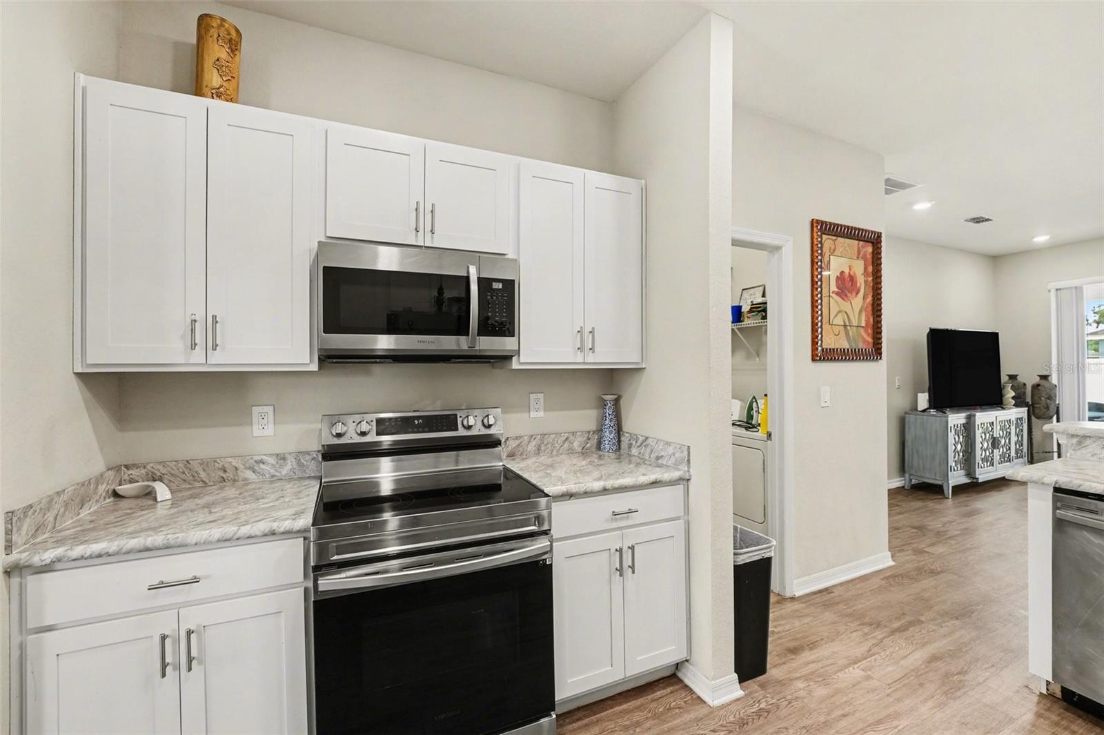 LANDINGS/EAGLE LAKE - Residential