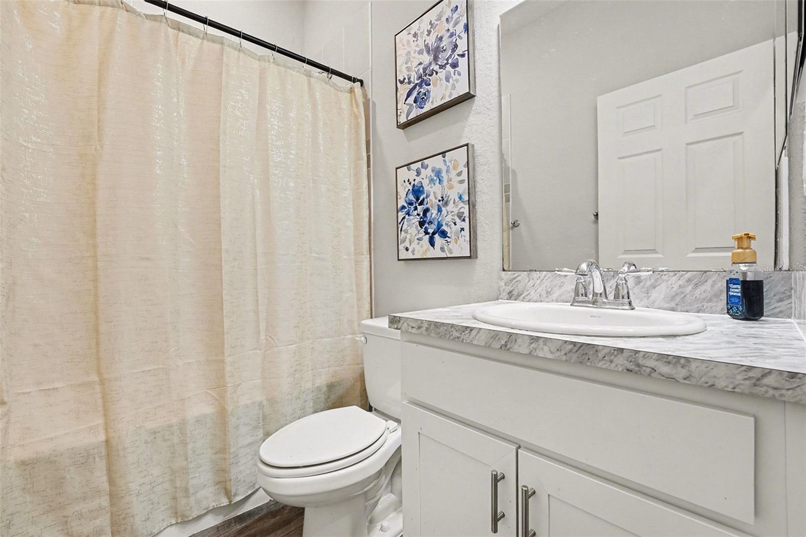 LANDINGS/EAGLE LAKE - Residential