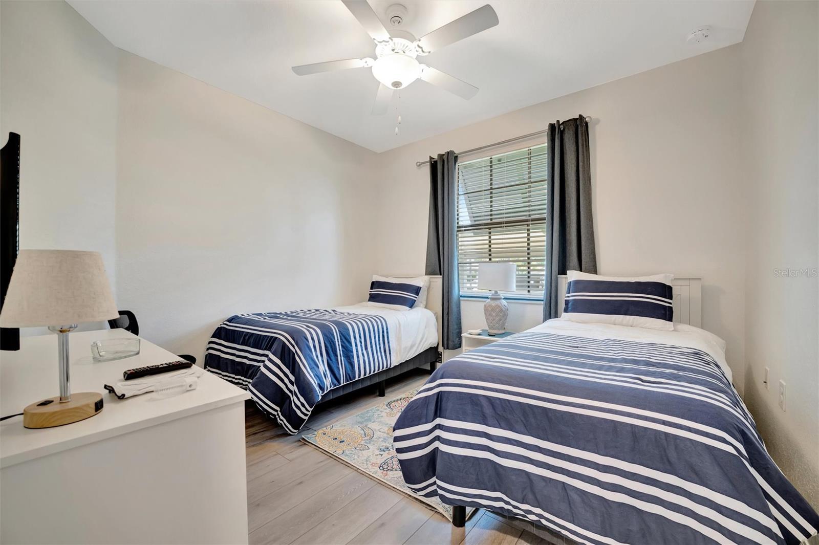 TERRACE VI AT LAKEWOOD NATIONAL PH I - Residential Lease