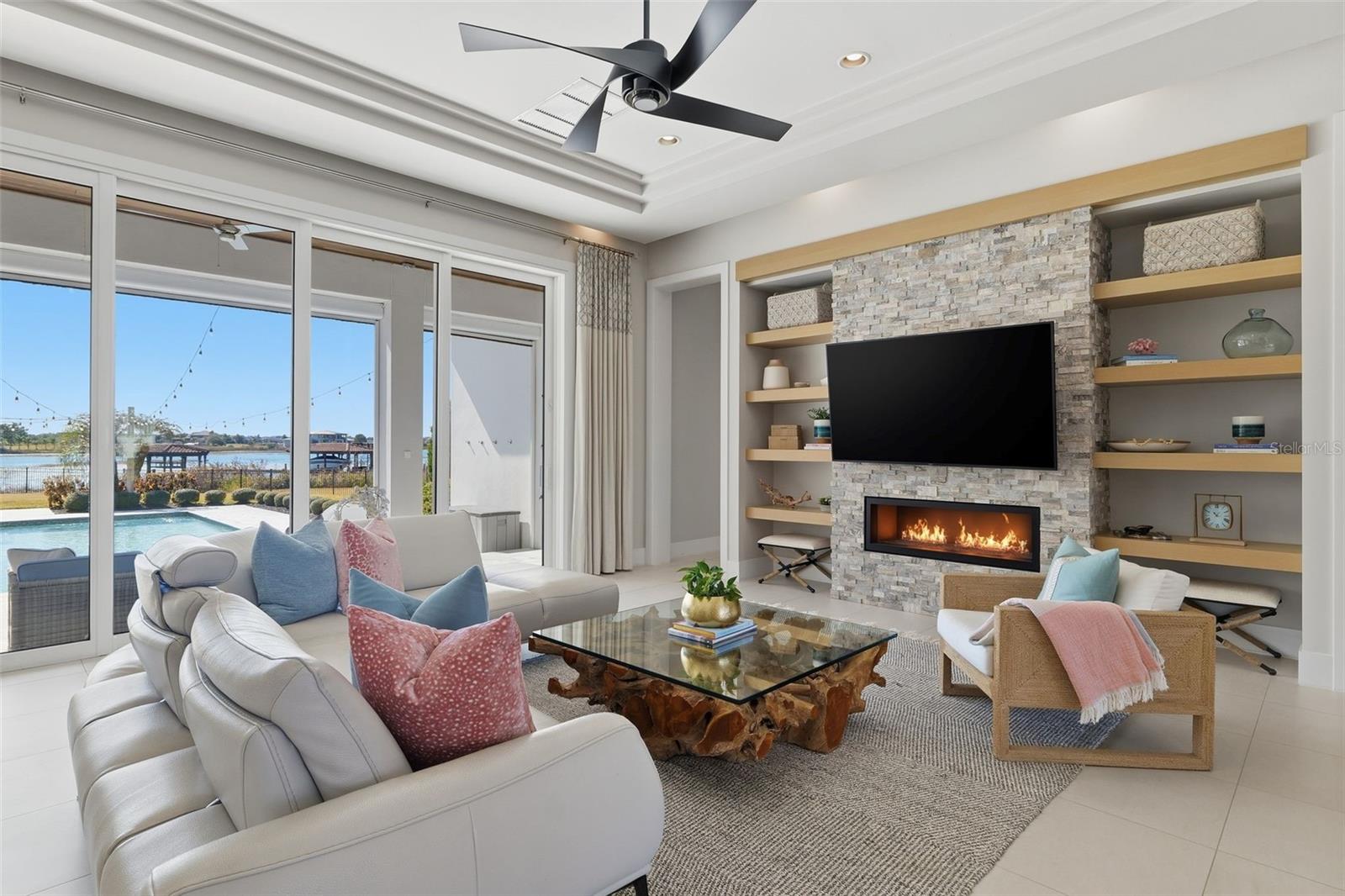 SIGNATURE LAKES PRCL 01C - Residential