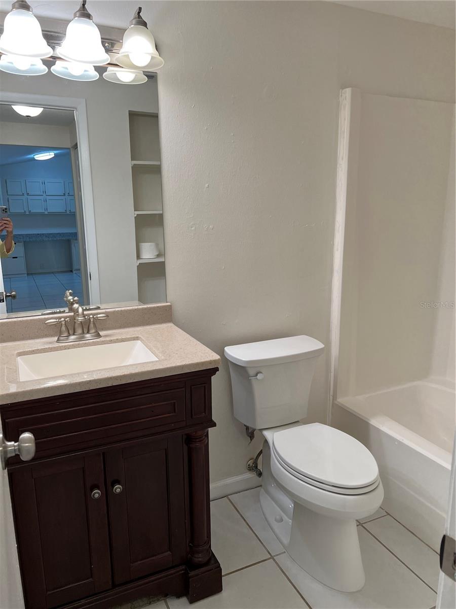 NORTH LAKES SEC B UNIT - Residential Lease