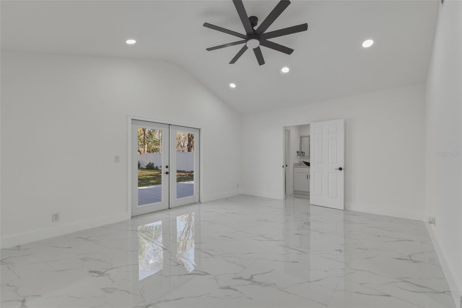 SAPPHIRE LAKE RANCHITOS - Residential