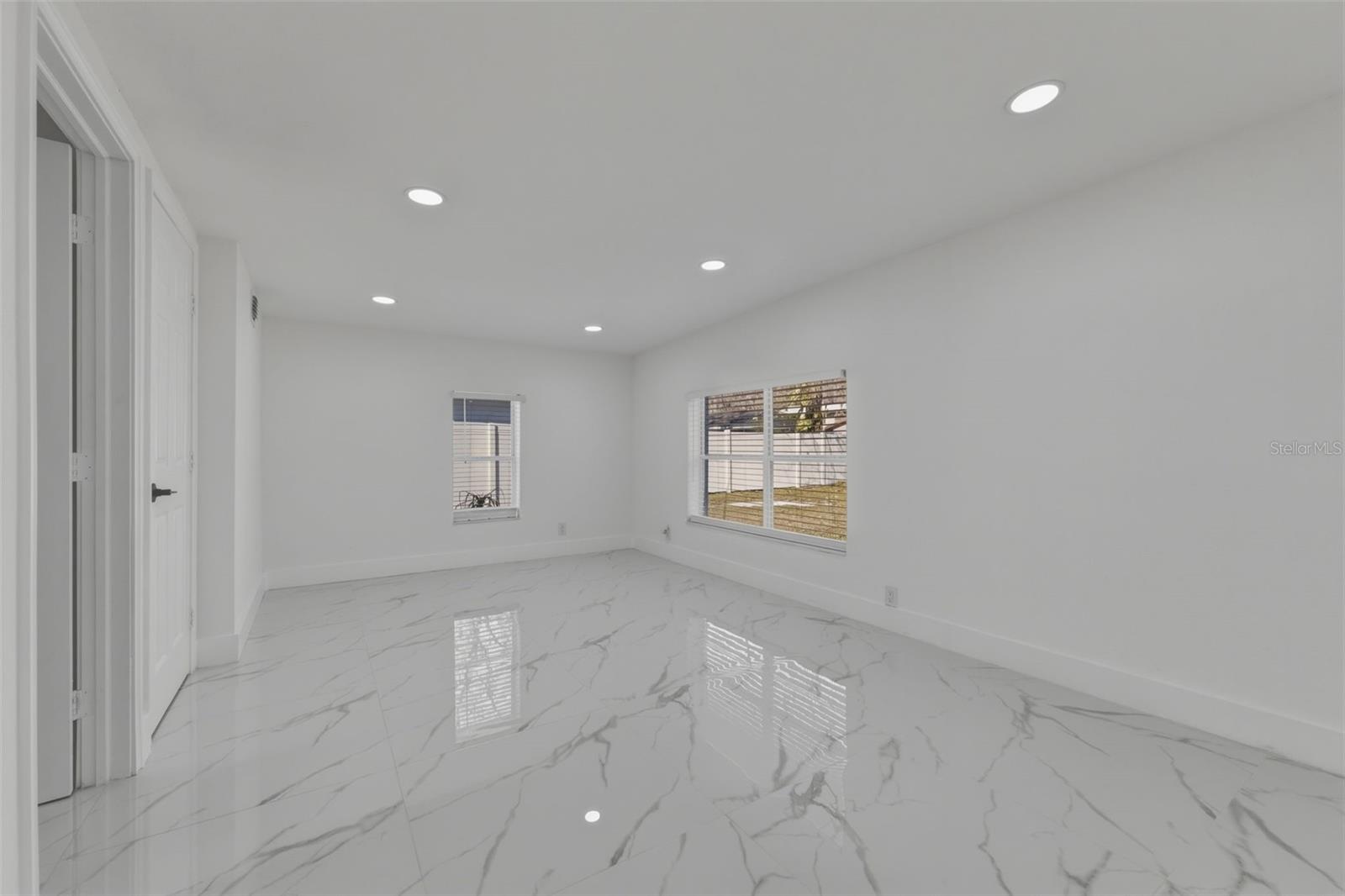 SAPPHIRE LAKE RANCHITOS - Residential