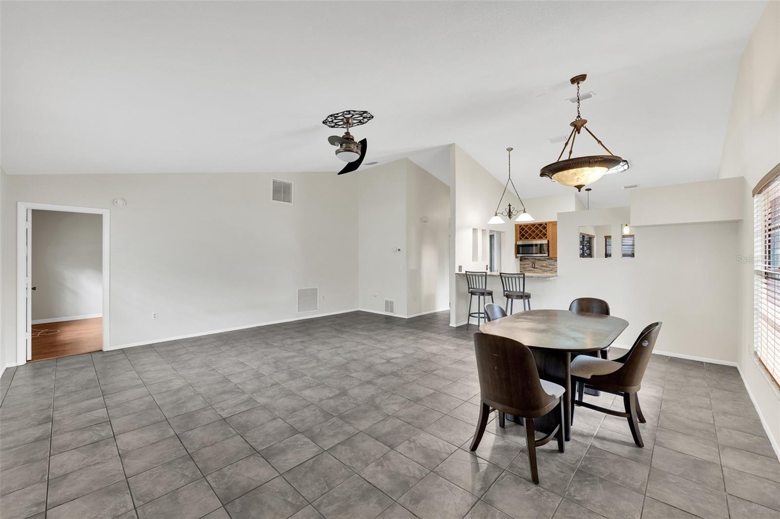 BARRINGTON WOODS - Residential