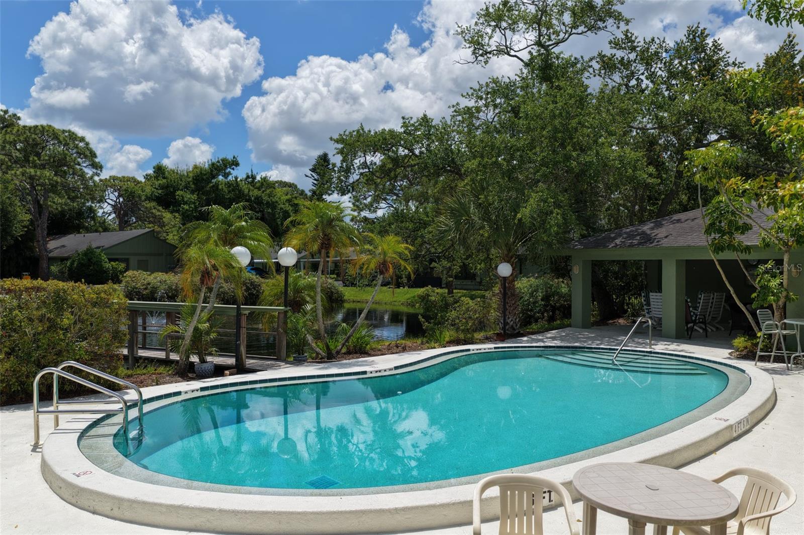 BARRINGTON WOODS - Residential