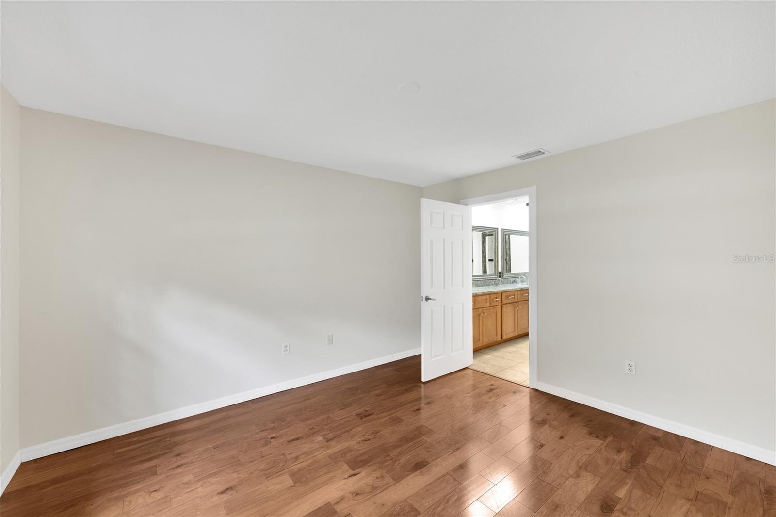 BARRINGTON WOODS - Residential