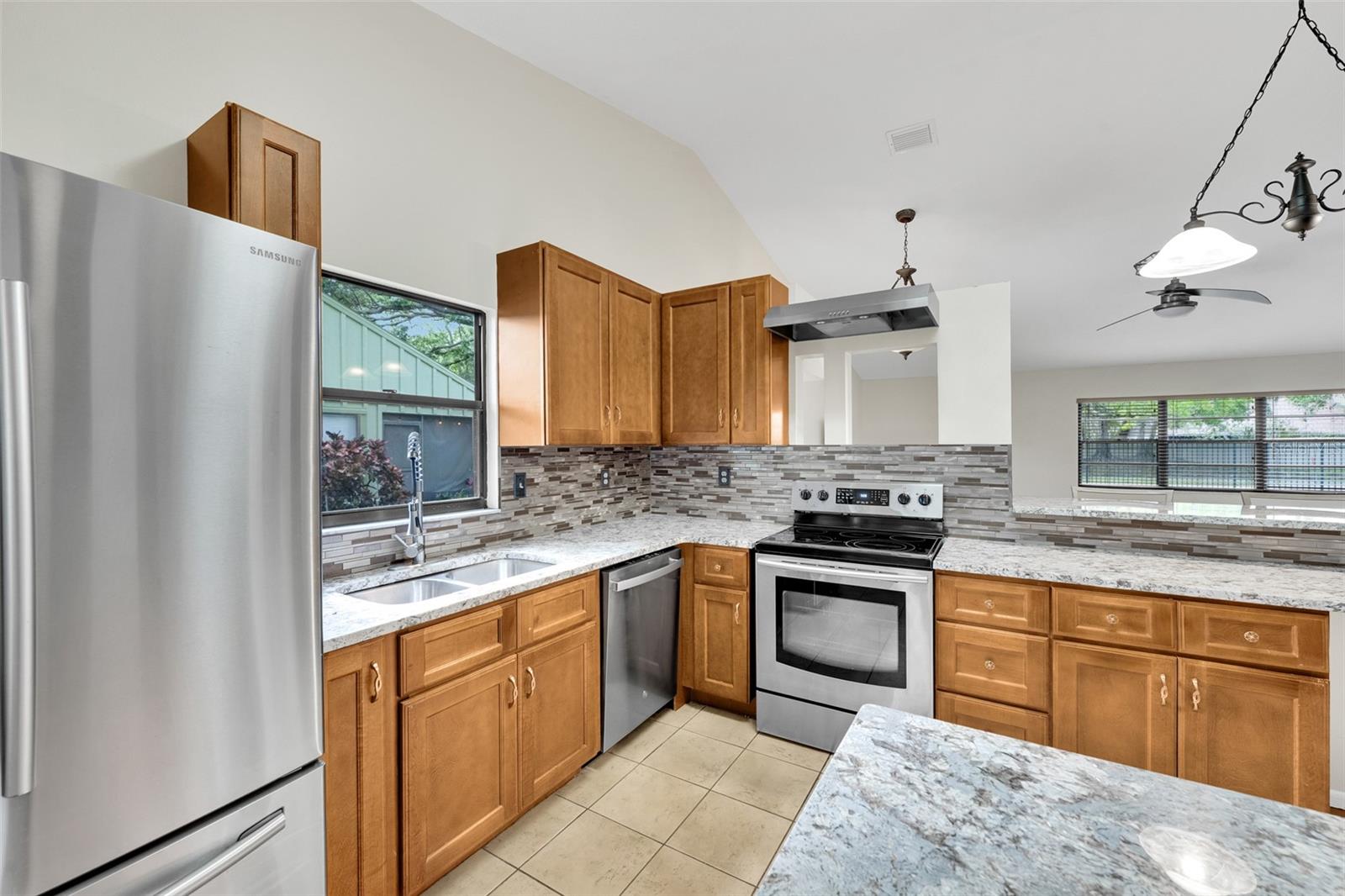 BARRINGTON WOODS - Residential