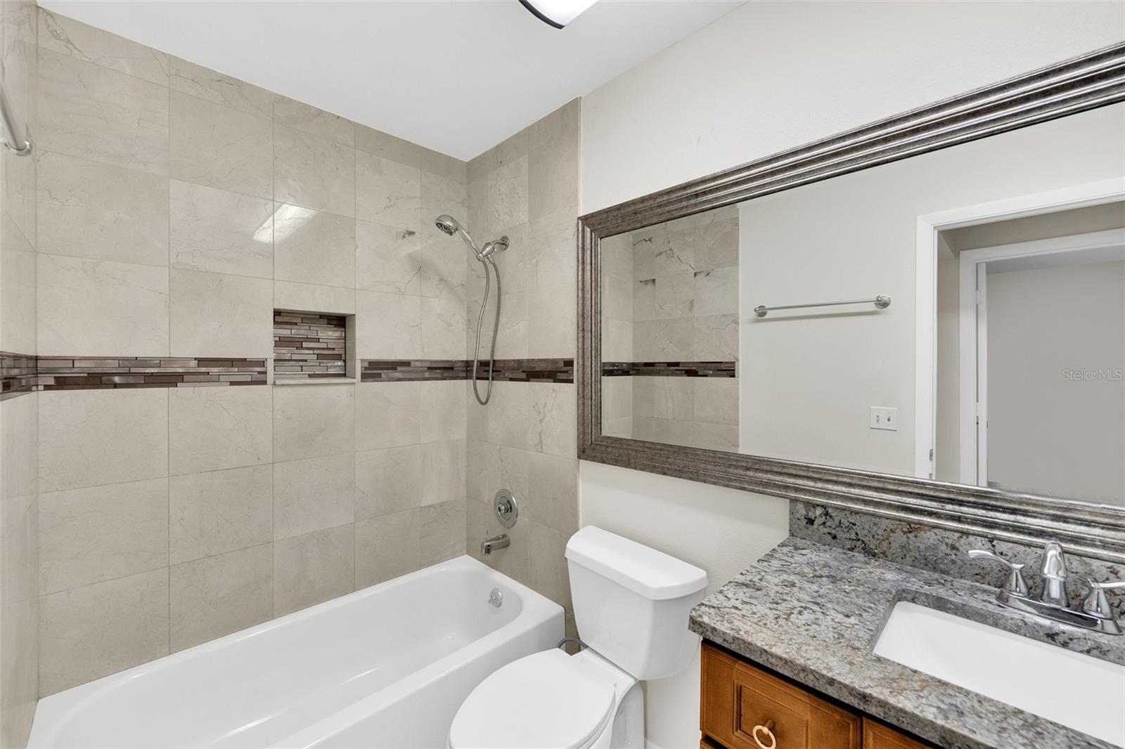 BARRINGTON WOODS - Residential