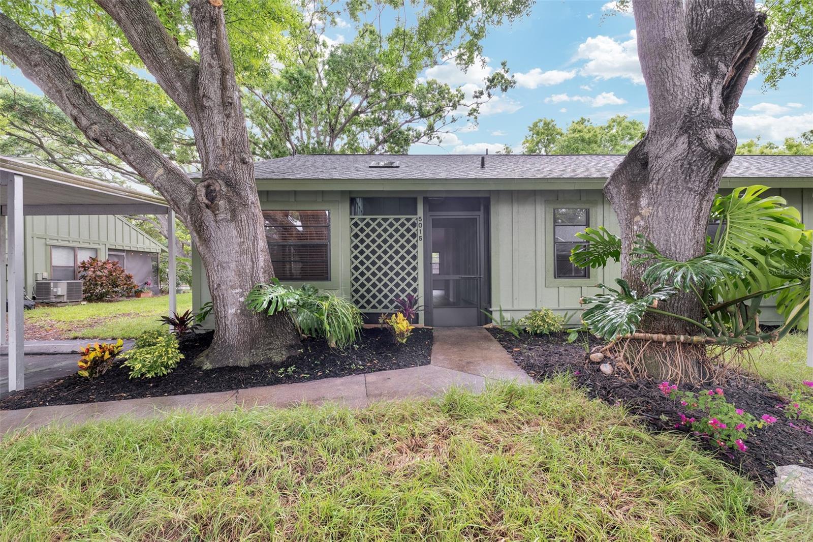 BARRINGTON WOODS - Residential