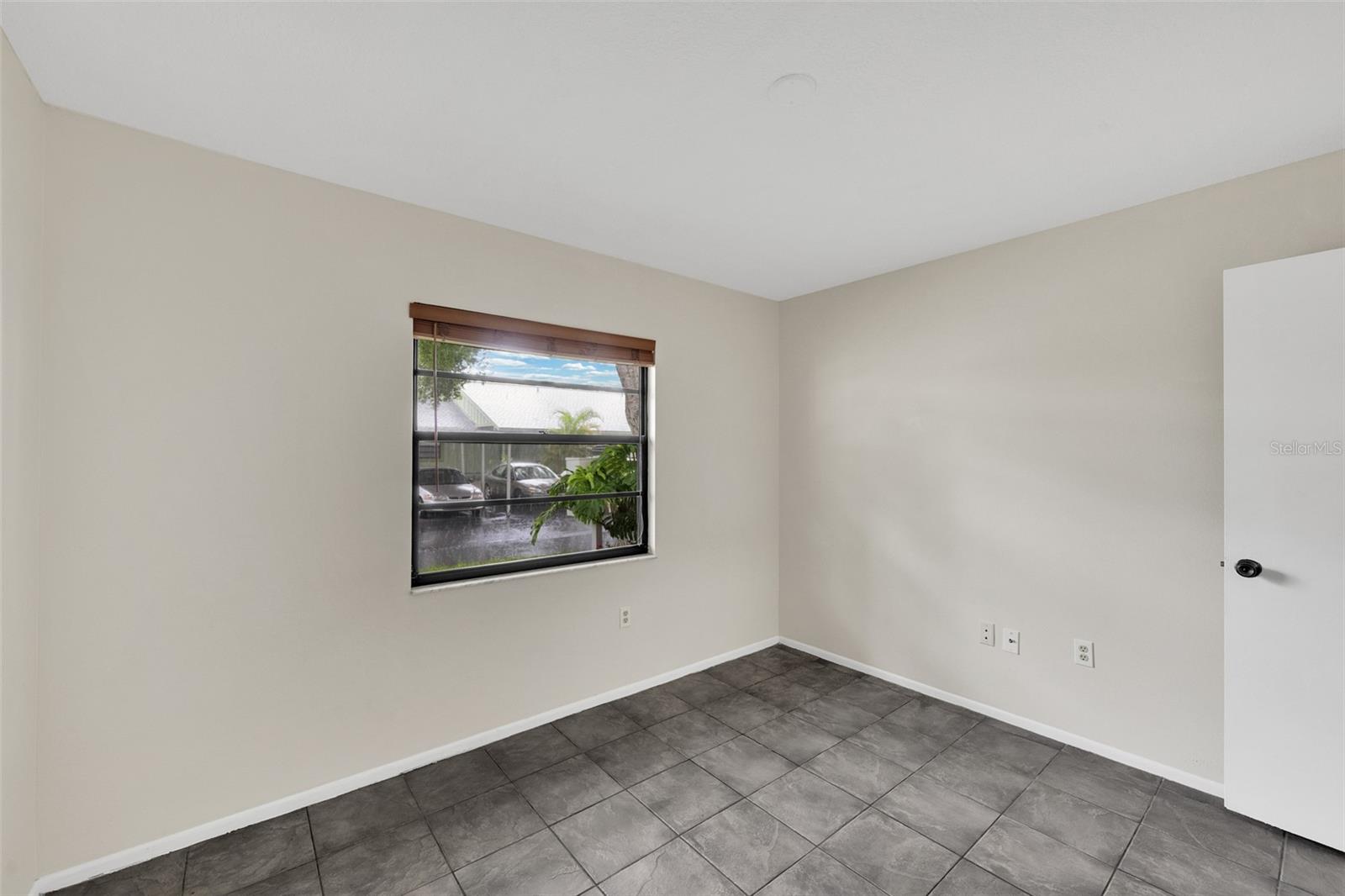 BARRINGTON WOODS - Residential