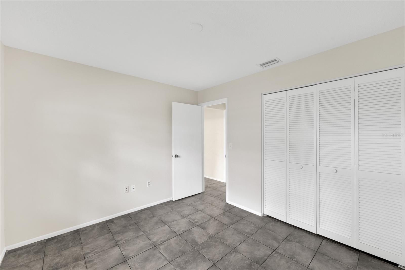 BARRINGTON WOODS - Residential
