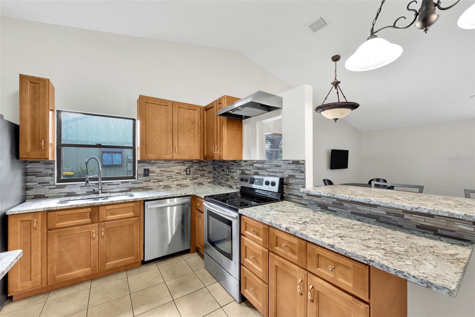 BARRINGTON WOODS - Residential