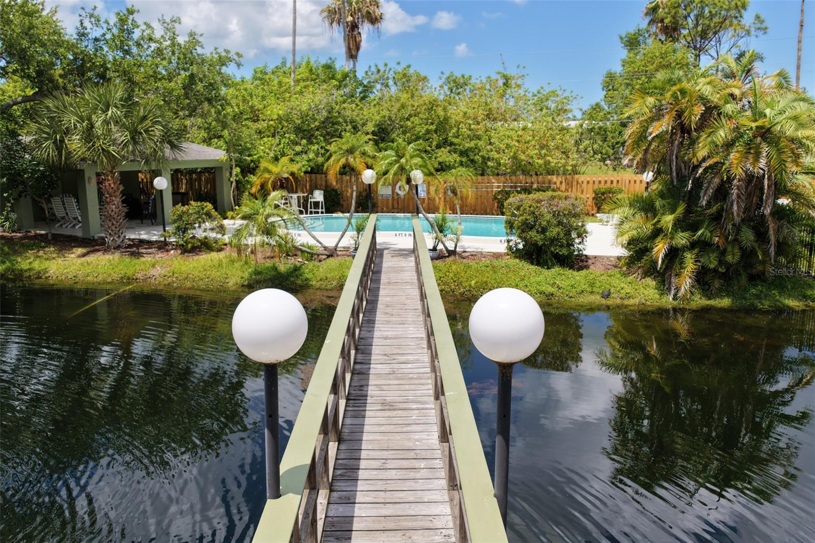 BARRINGTON WOODS - Residential