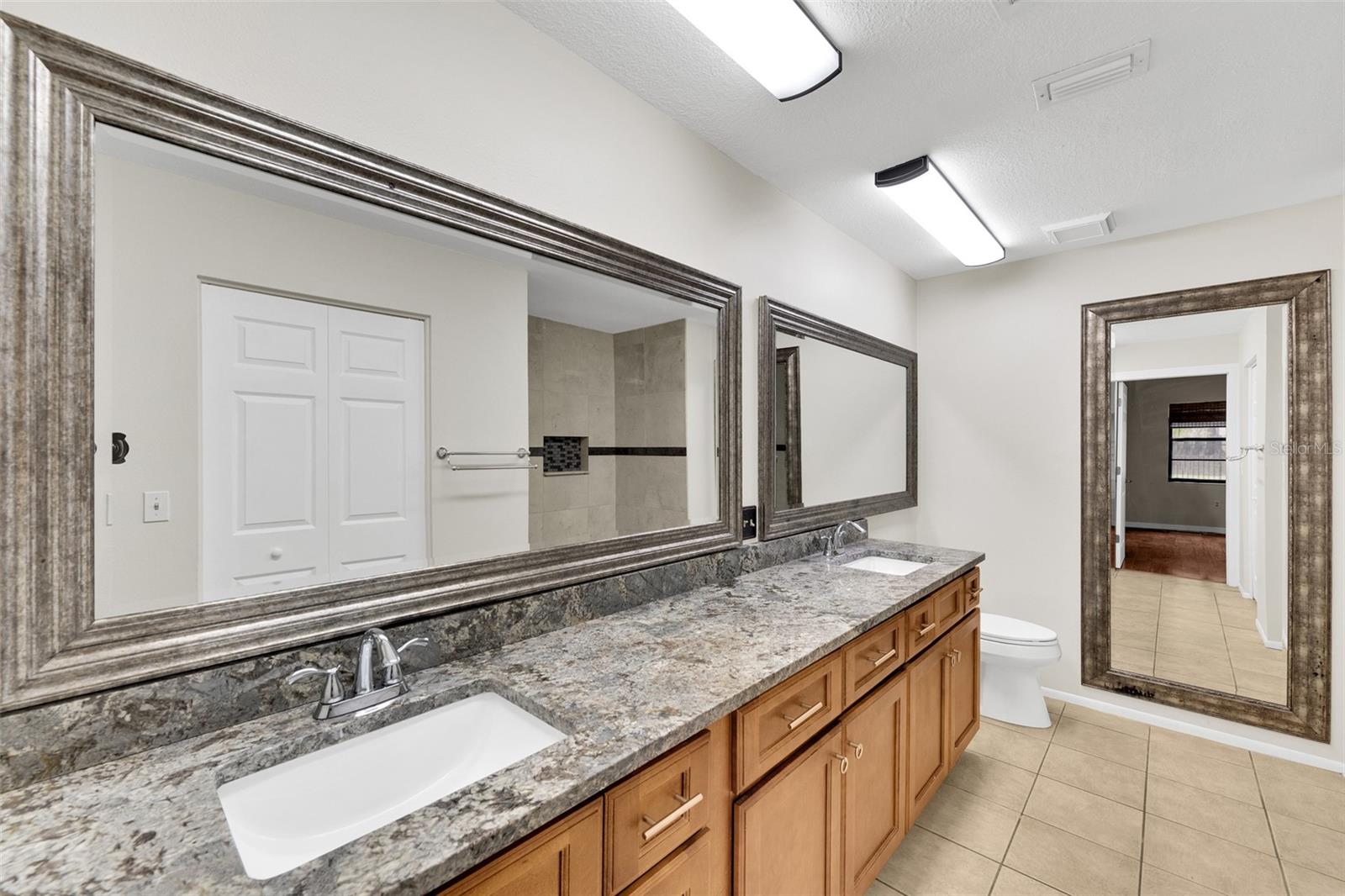 BARRINGTON WOODS - Residential