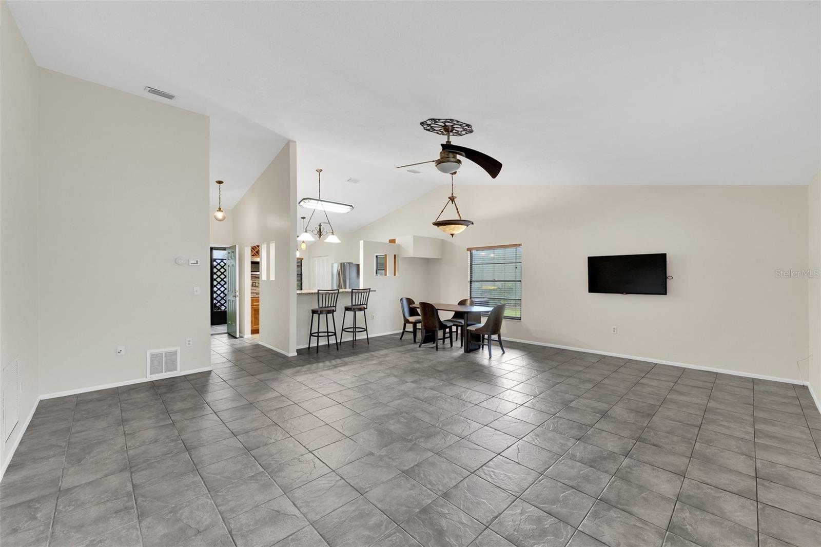 BARRINGTON WOODS - Residential
