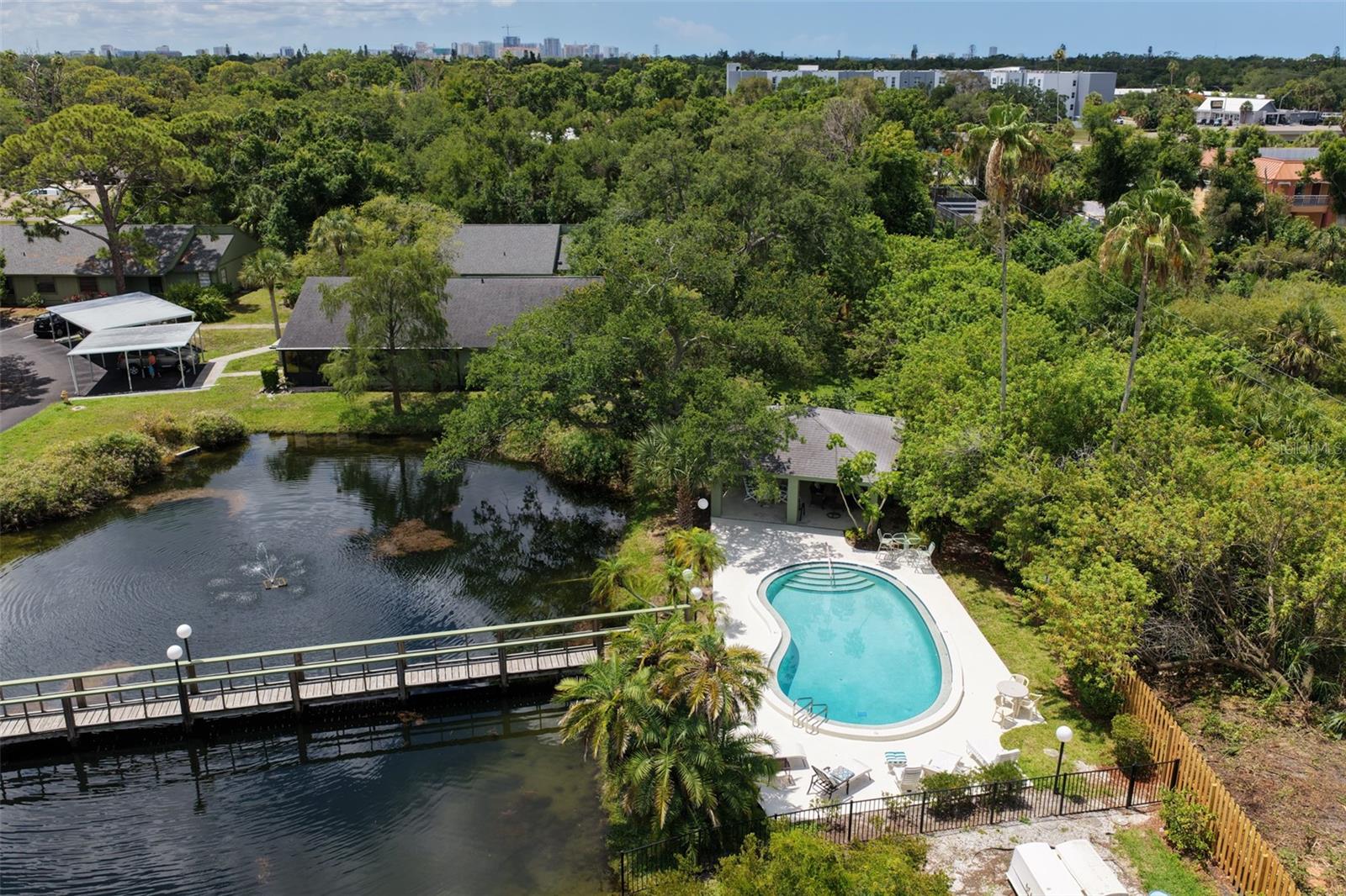 BARRINGTON WOODS - Residential