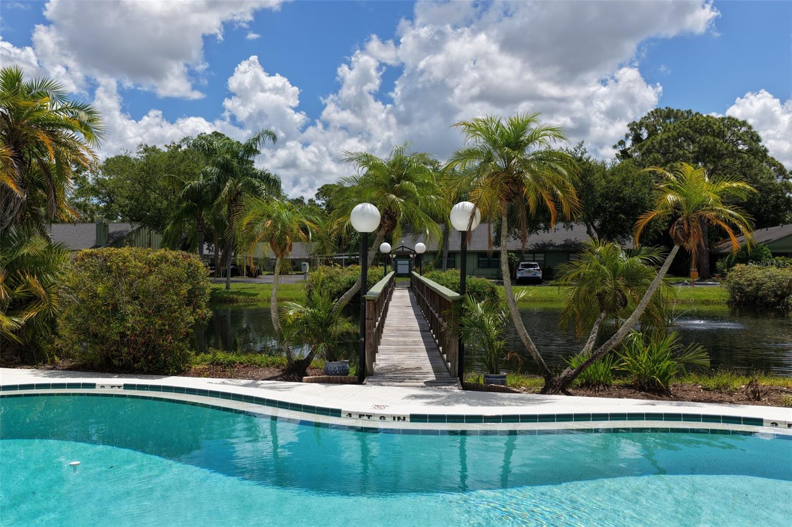 BARRINGTON WOODS - Residential