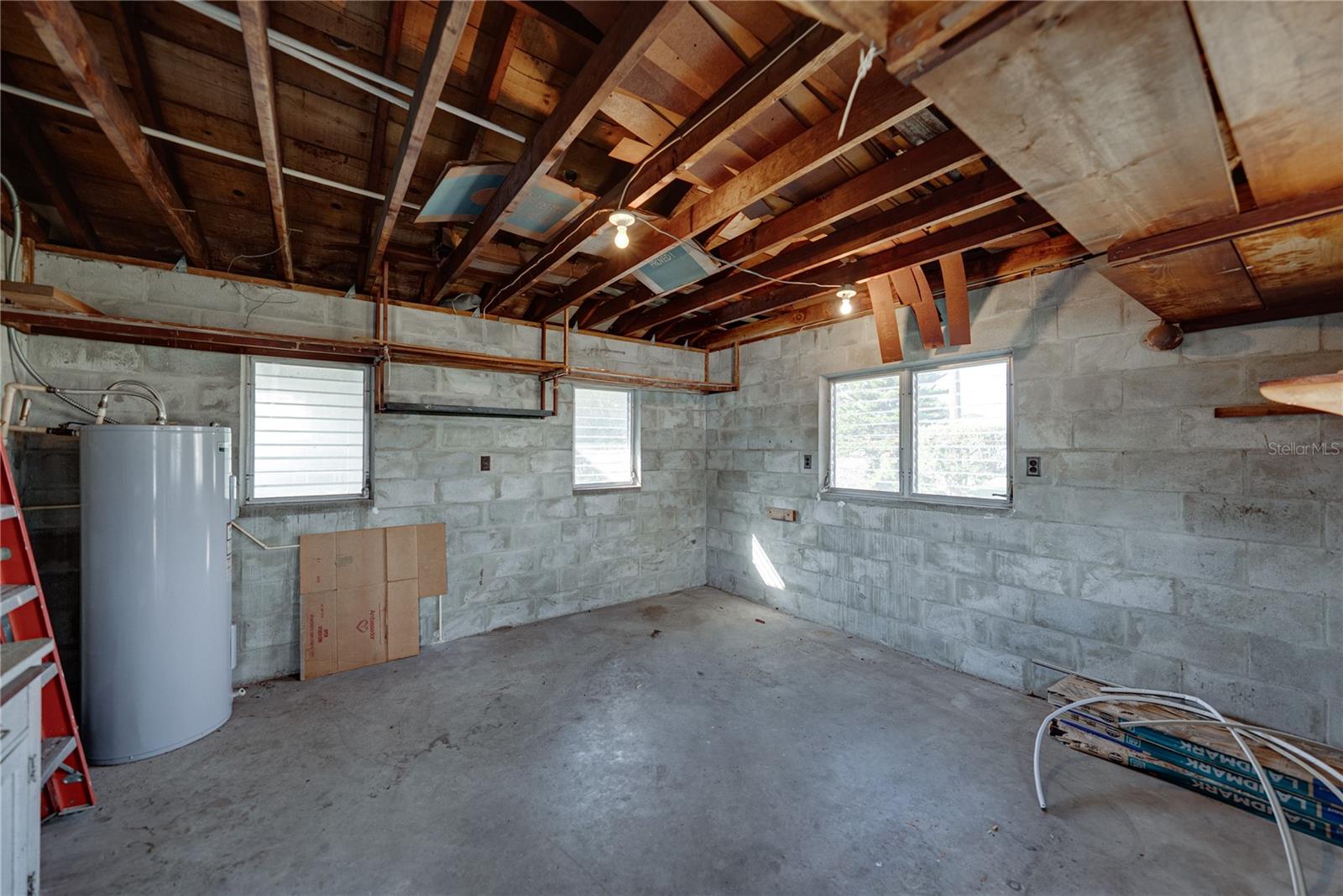 CROOKED LAKE PARK TR 02 - Residential