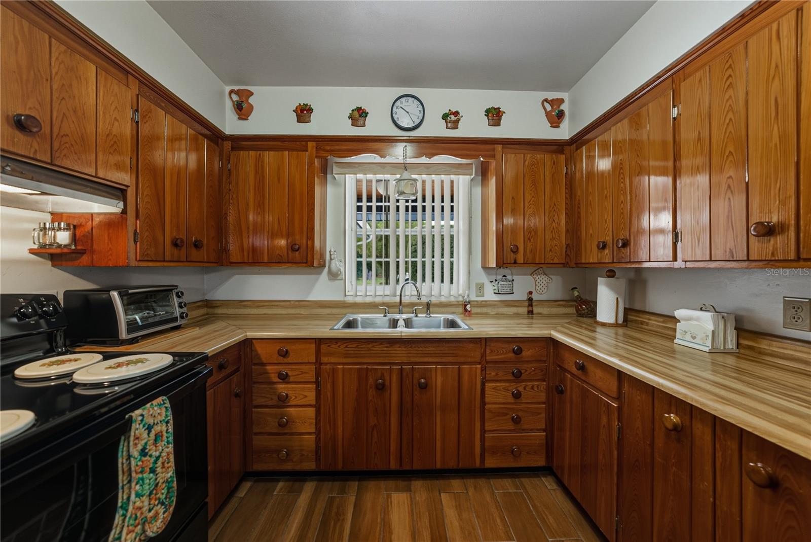 CROOKED LAKE PARK TR 02 - Residential