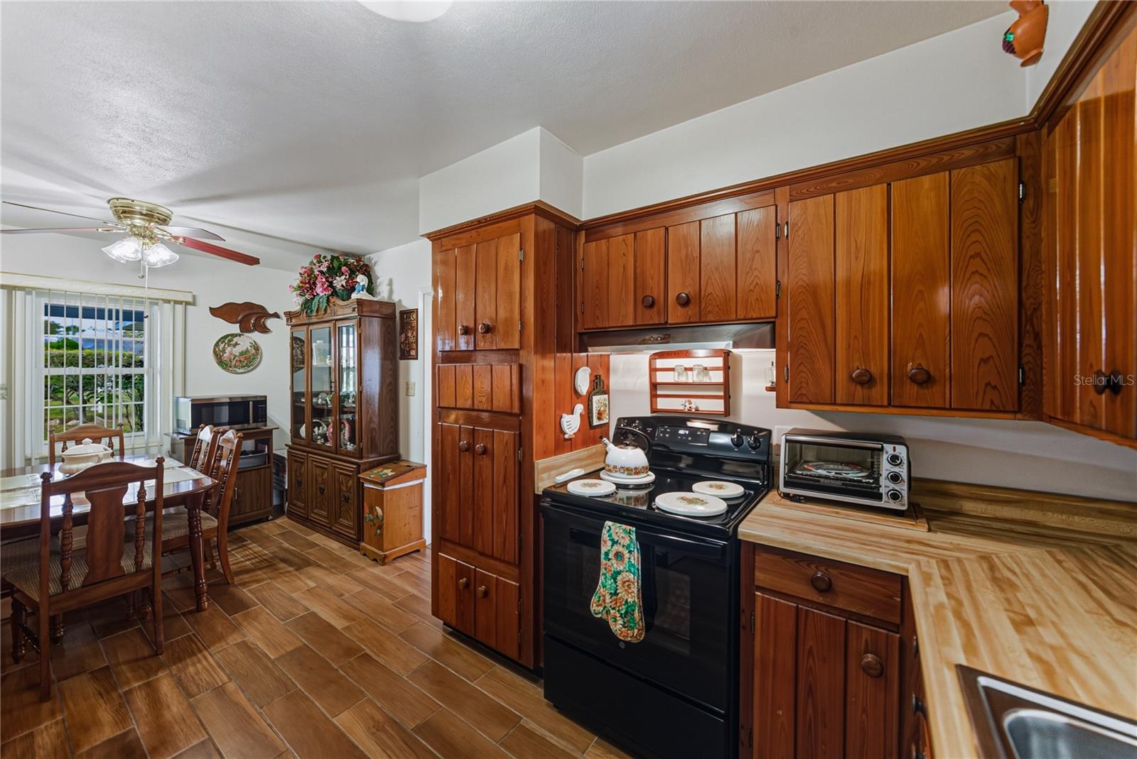 CROOKED LAKE PARK TR 02 - Residential