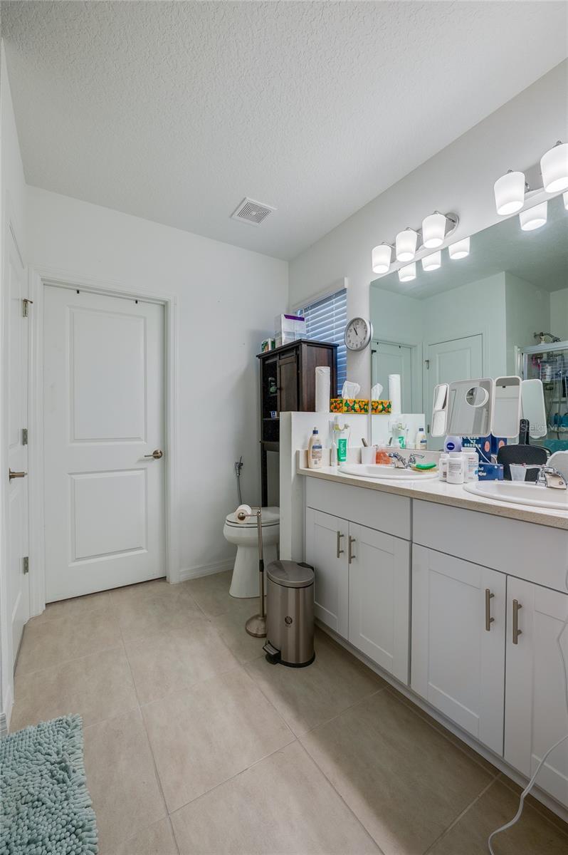 RIVERFRONT ESTATES SOUTH - Residential