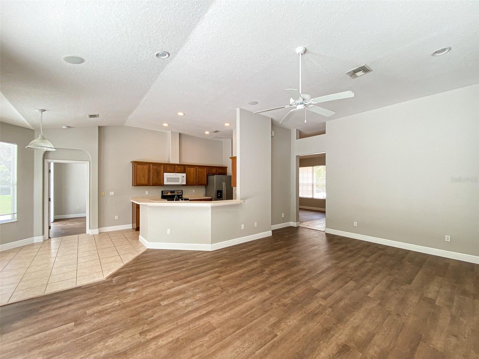 IRMA LAKES - Residential Lease