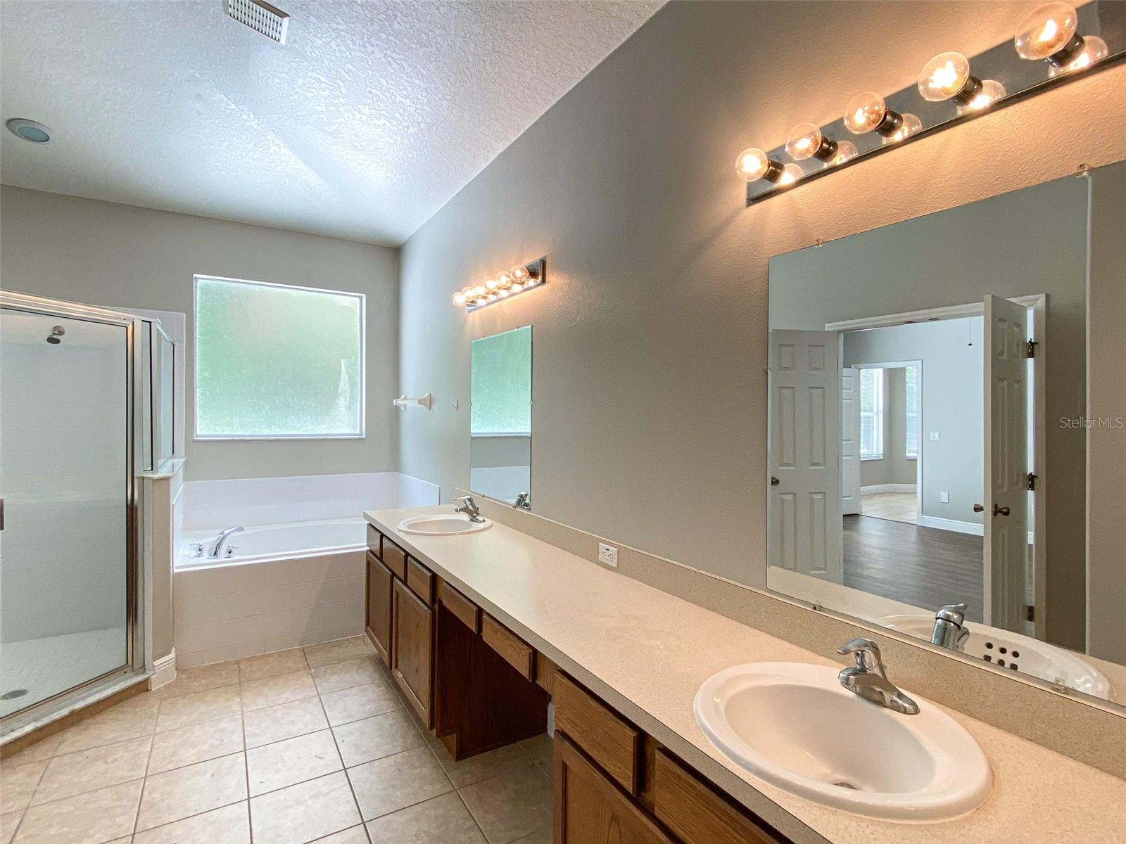 IRMA LAKES - Residential Lease