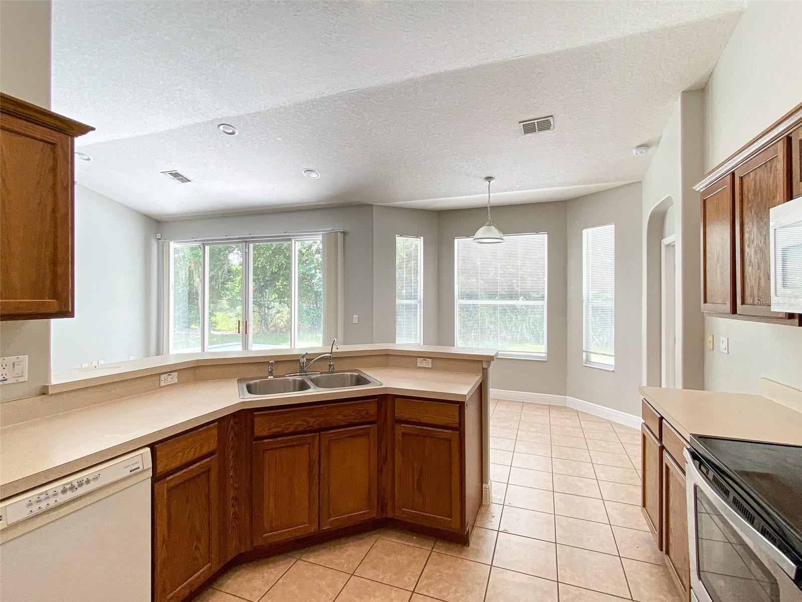 IRMA LAKES - Residential Lease