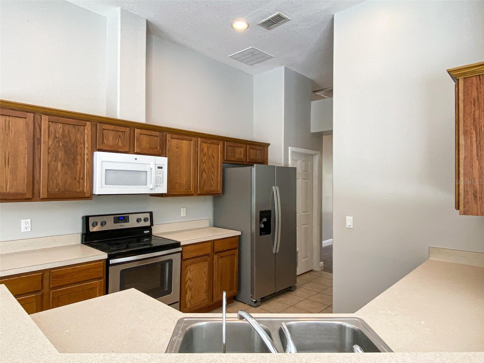 IRMA LAKES - Residential Lease