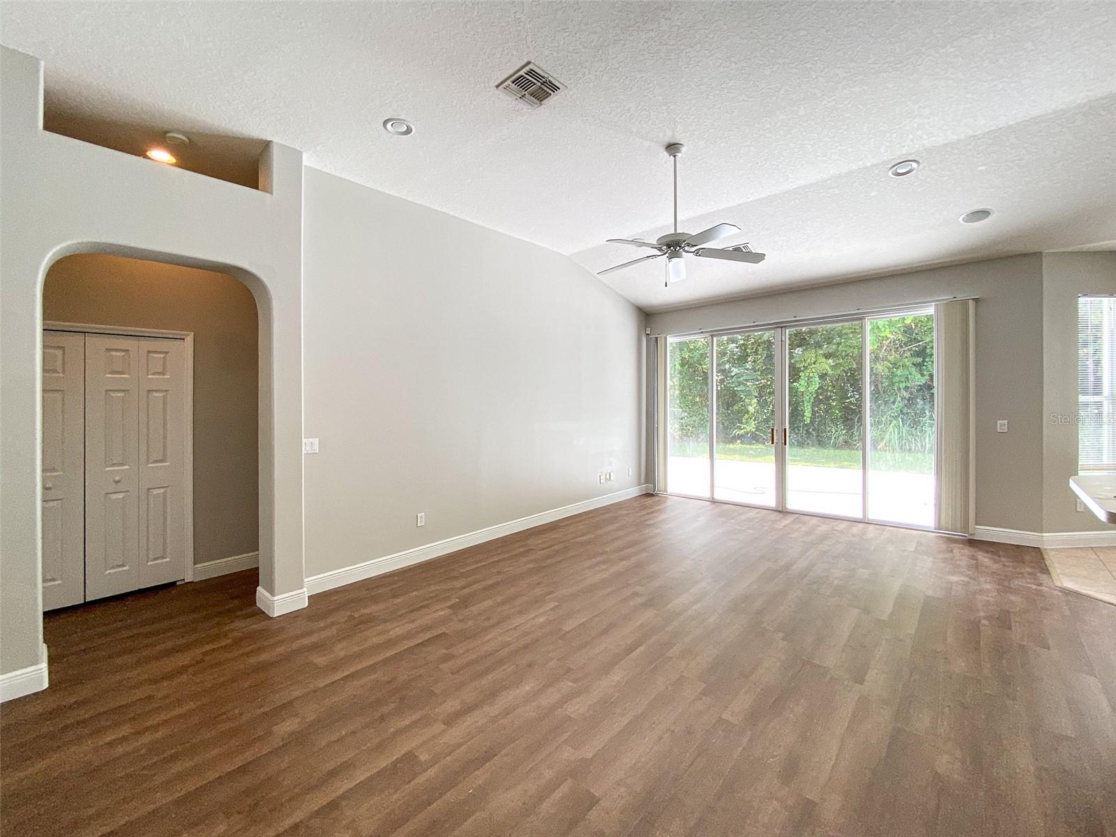 IRMA LAKES - Residential Lease