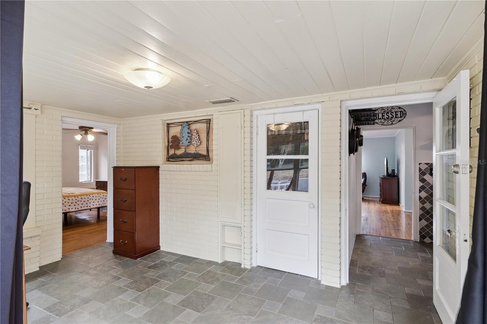 COUCHS SUB - Residential