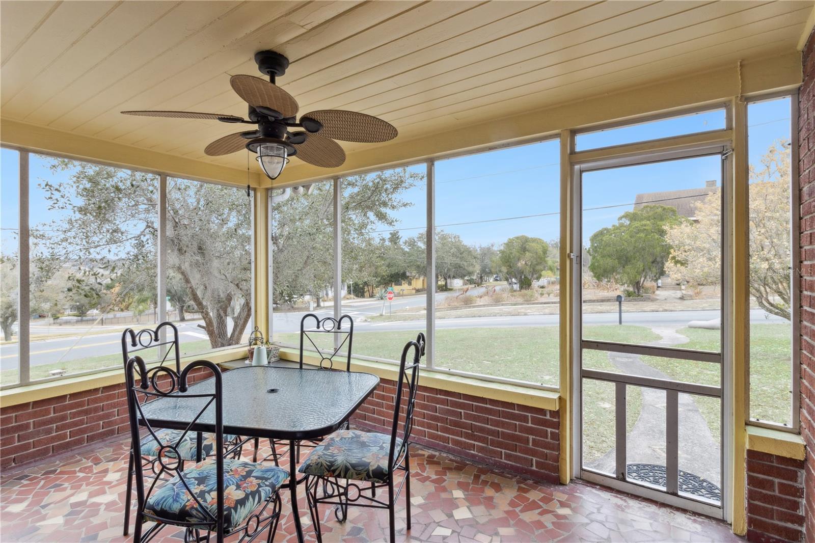 COUCHS SUB - Residential