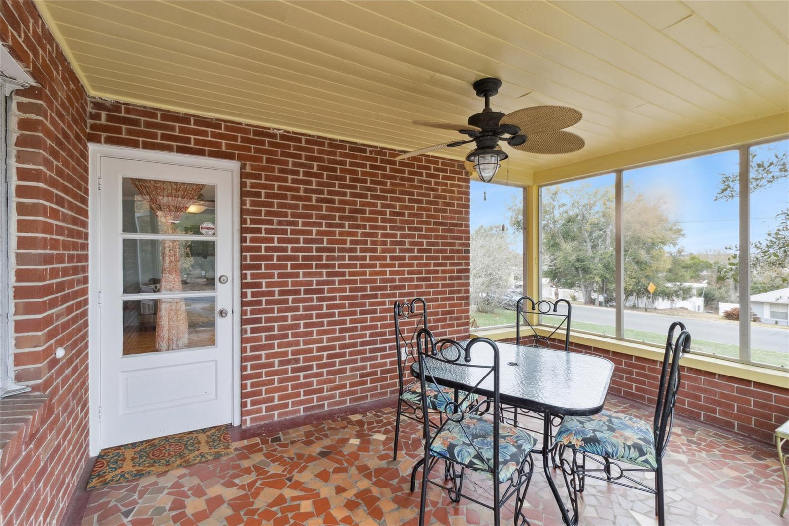 COUCHS SUB - Residential