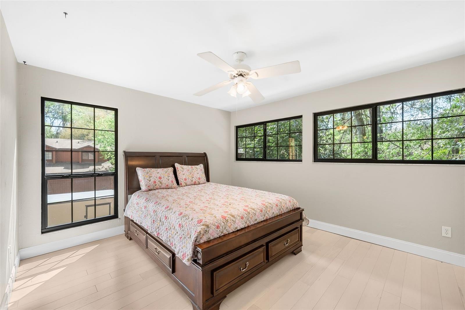 ROCKWOOD VILLAS - Residential