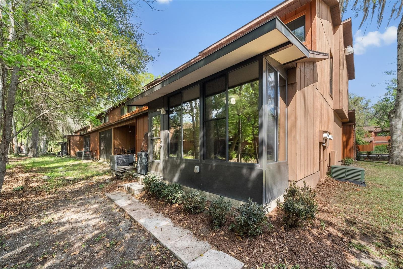 ROCKWOOD VILLAS - Residential