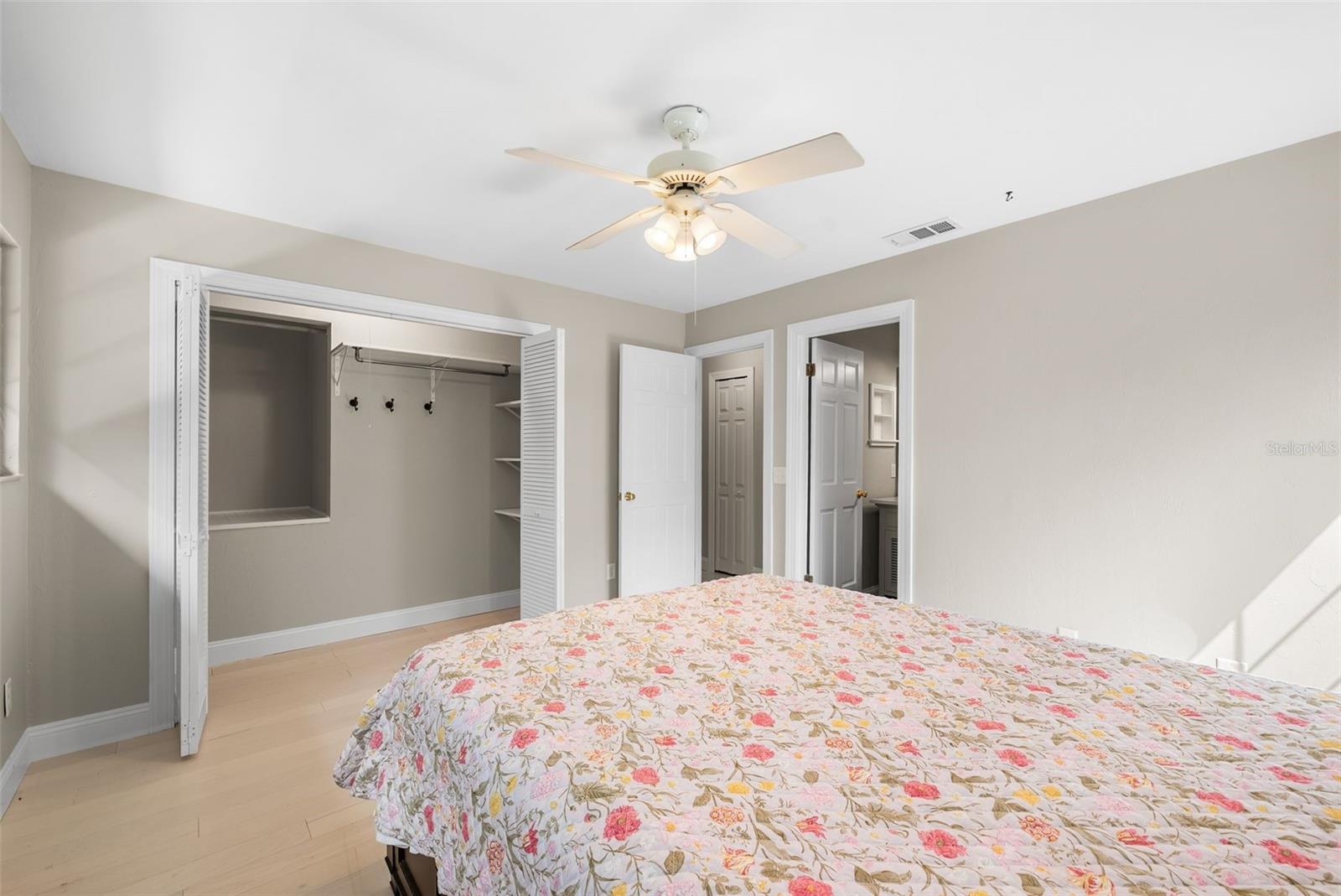 ROCKWOOD VILLAS - Residential