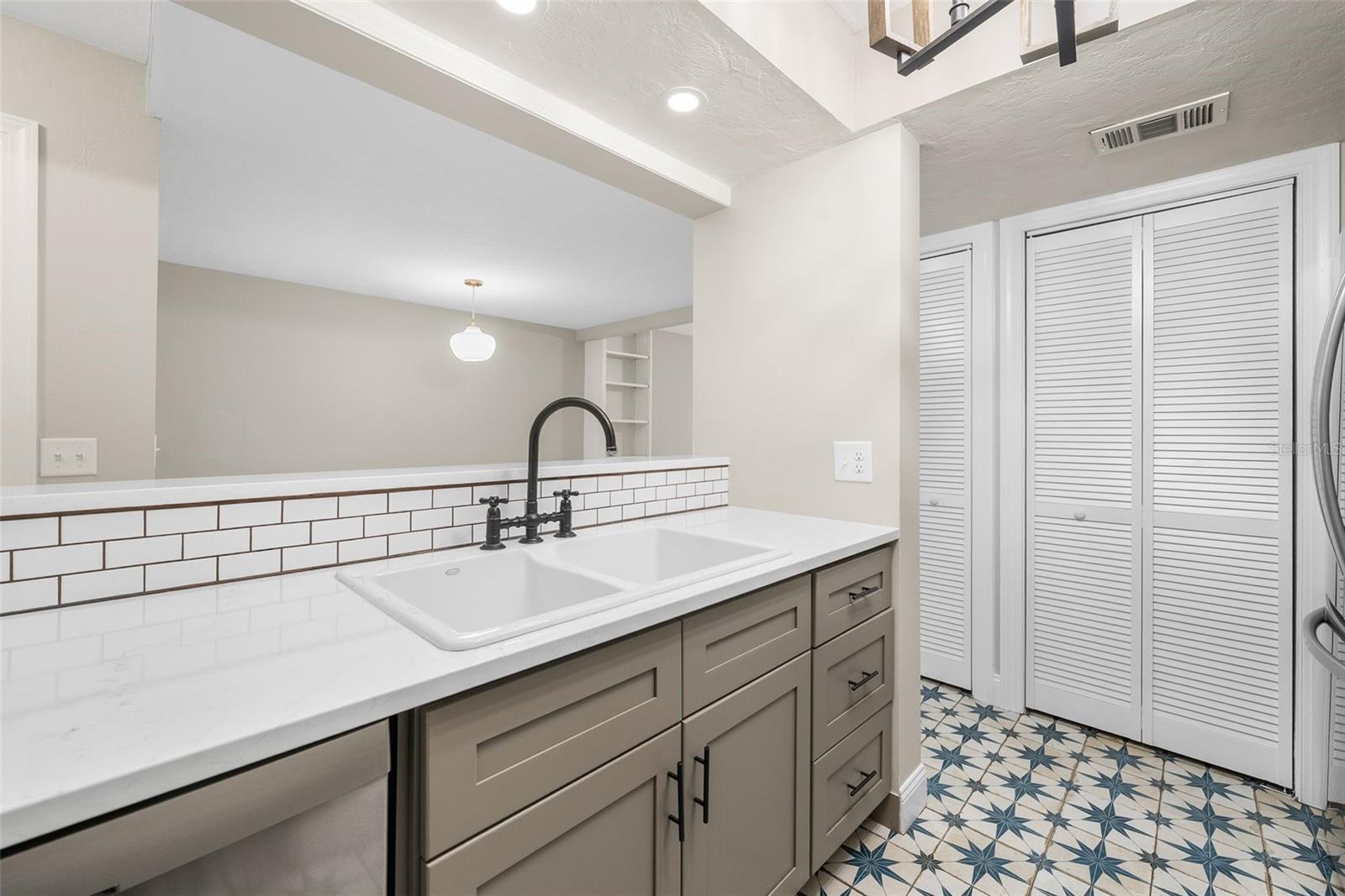 ROCKWOOD VILLAS - Residential